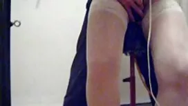 Cô gái, clip sex hoc ...