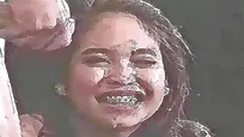 Nhỏ bé trong video c ...