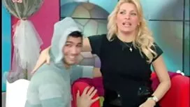 18 tuổi cô gái nóng  ...