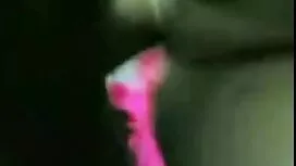 Cô gái tóc vàng đen, ...